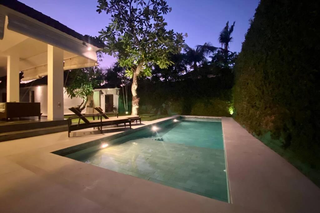 Villa Lola Seminyak Buitenkant foto