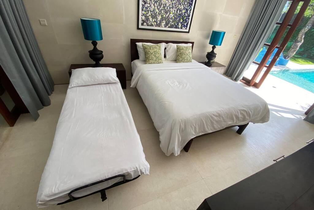 Villa Lola Seminyak Buitenkant foto