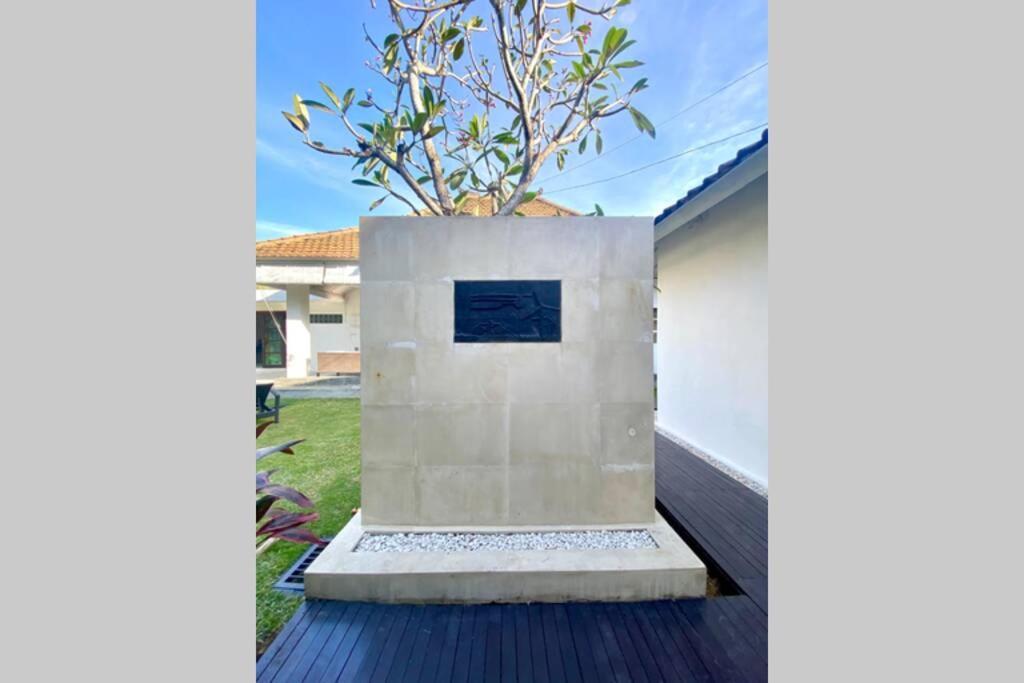 Villa Lola Seminyak Buitenkant foto