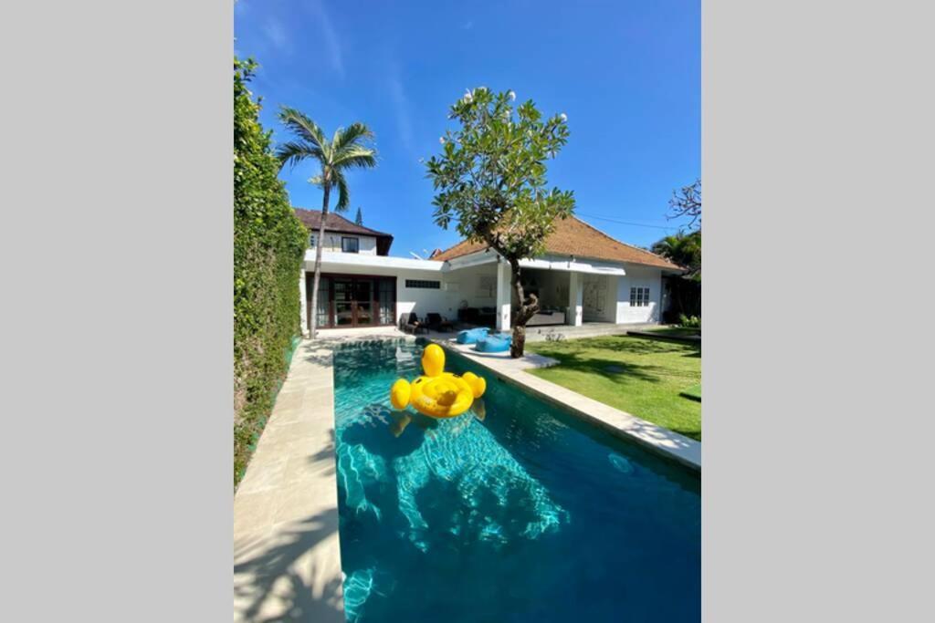 Villa Lola Seminyak Buitenkant foto