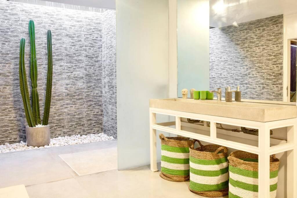 Villa Lola Seminyak Buitenkant foto